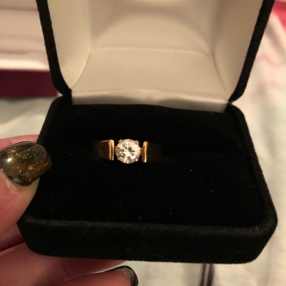 Vintage Jewelry - Vintage gold and diamond ring